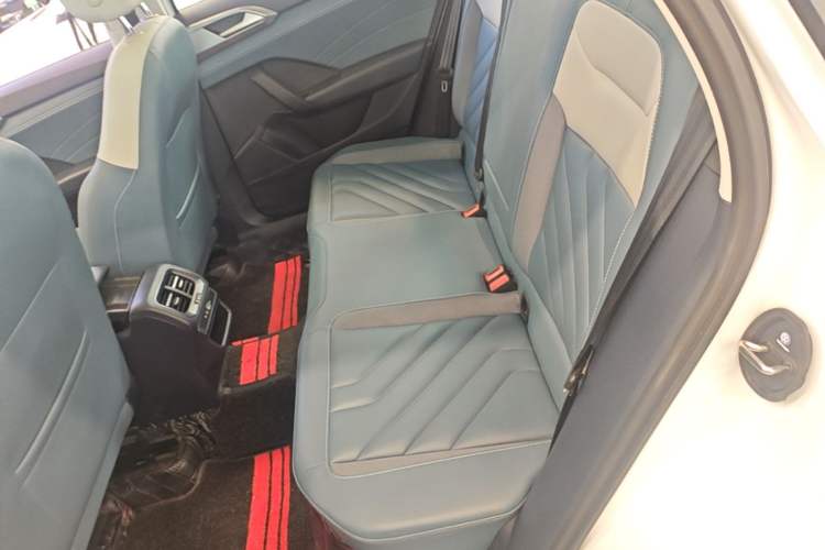 Used Volkswagen Tharu 2023 300TSI Two-Wheel-Drive Moonlight Edition Left Rear Seat