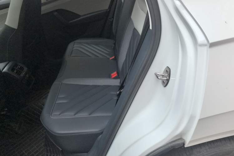 Used Volkswagen Tharu 2023 300TSI Two-Wheel-Drive Moonlight Edition Left Rear Seat