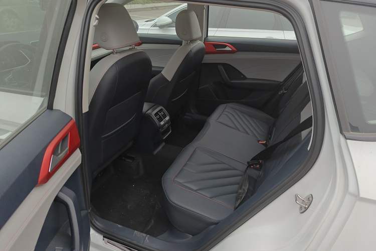 Used Volkswagen Tharu 2023 300TSI Two-Wheel-Drive Moon Luxury Edition Left Rear Seat