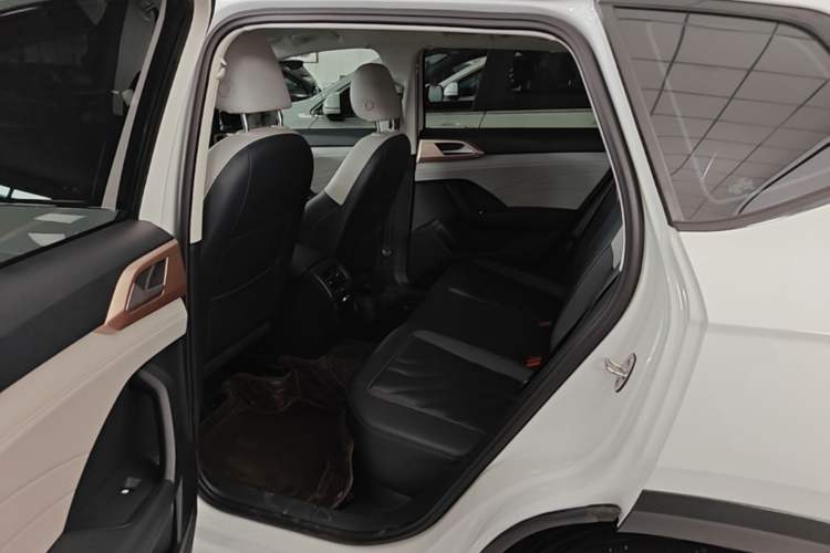 Used Volkswagen Tharu 2023 300TSI Two-Wheel-Drive Full Moon Edition Left Rear Seat