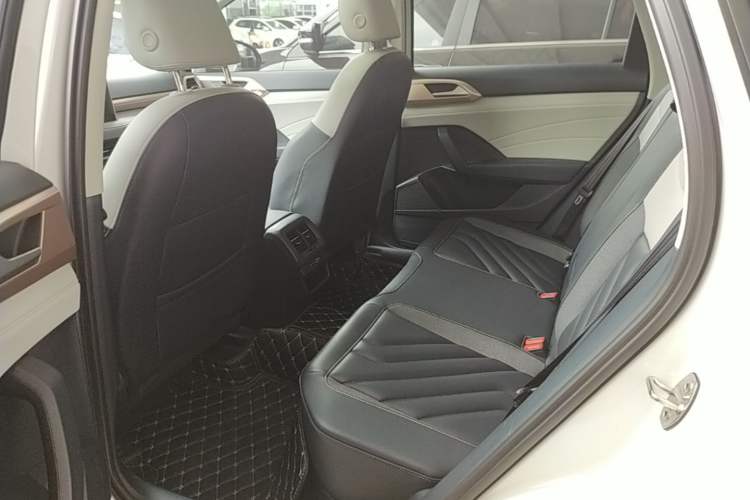 Used Volkswagen Tharu 2023 300TSI Two-Wheel-Drive Full Moon Edition Left Rear Seat