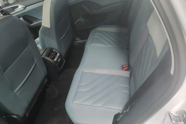 Used Volkswagen Tharu 2023 300TSI Two-Wheel-Drive Full Moon Edition Left Rear Seat
