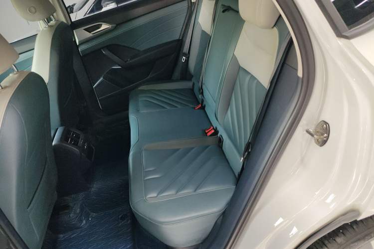 Used Volkswagen Tharu 2023 300TSI Two-Wheel-Drive Moonlight Edition Left Rear Seat