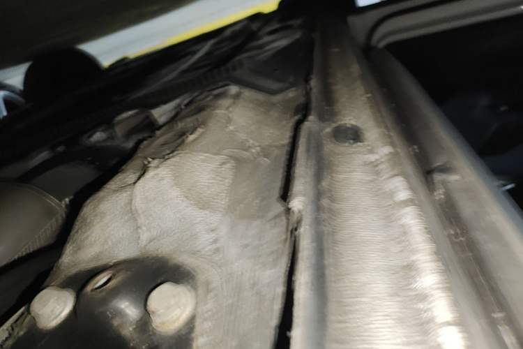Used Volkswagen Tharu 2023 300TSI Two-Wheel-Drive Full Moon Edition Left Side Sill