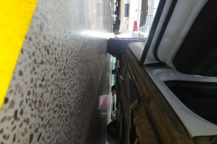 Used Volkswagen Tharu 2023 300TSI Two-Wheel-Drive Crescent Edition Left Side Sill