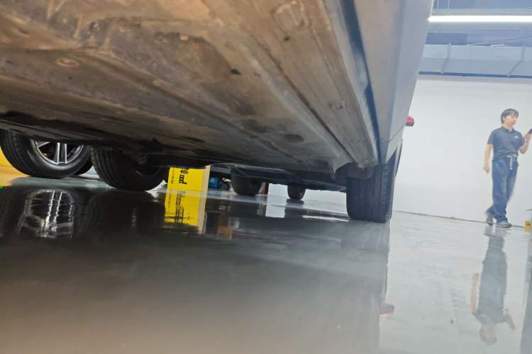 Used Volkswagen Tharu 2023 300TSI Two-Wheel-Drive Moonlight Edition Left Side Sill