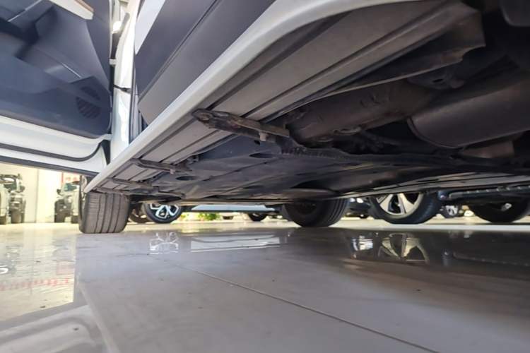 Used Volkswagen Tharu 2023 300TSI Two-Wheel-Drive Moonlight Edition Left Side Sill