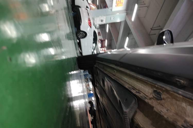 Used Volkswagen Tharu 2023 300TSI Two-Wheel-Drive Moonlight Edition Left Side Sill