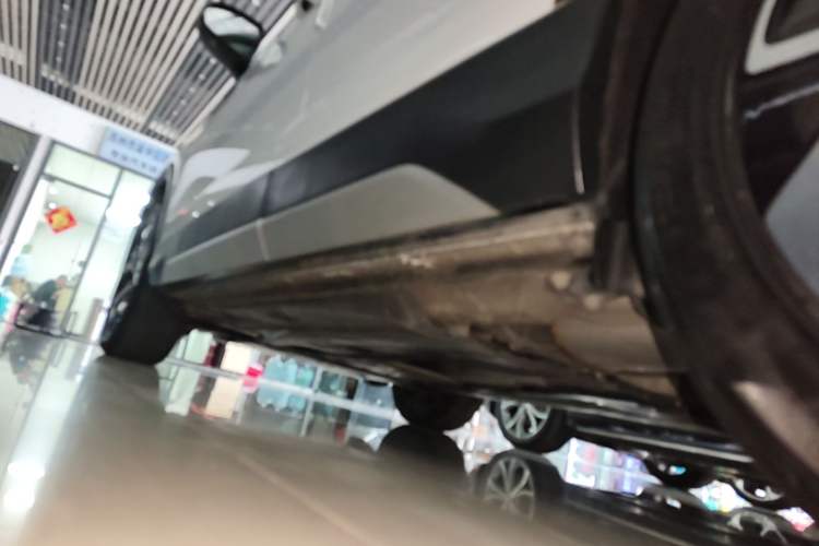 Used Volkswagen Tharu 2023 300TSI Two-Wheel-Drive Full Moon Edition Left Side Sill