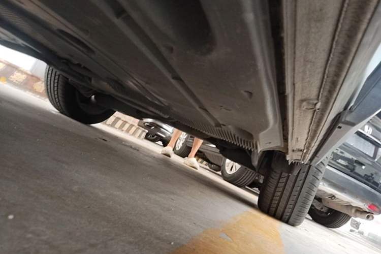 Used Volkswagen Tharu 2023 300TSI Two-Wheel-Drive Moonlight Edition Left Side Sill