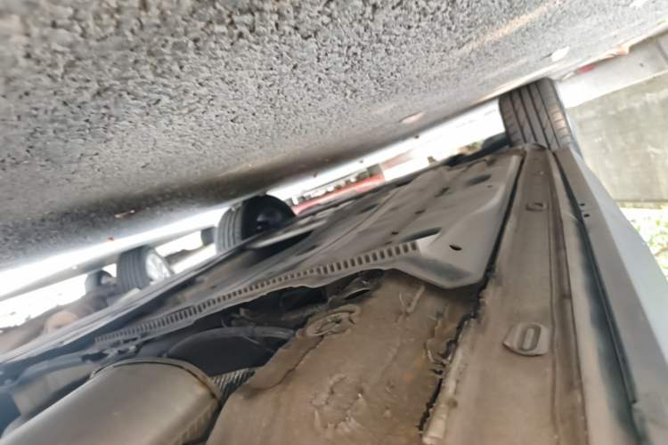 Used Volkswagen Tharu 2023 300TSI Two-Wheel-Drive Moonlight Edition Left Side Sill