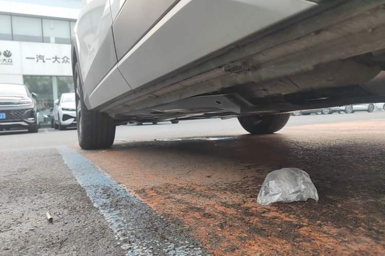 Used Volkswagen Tharu 2023 300TSI Two-Wheel-Drive Full Moon Edition Left Side Sill