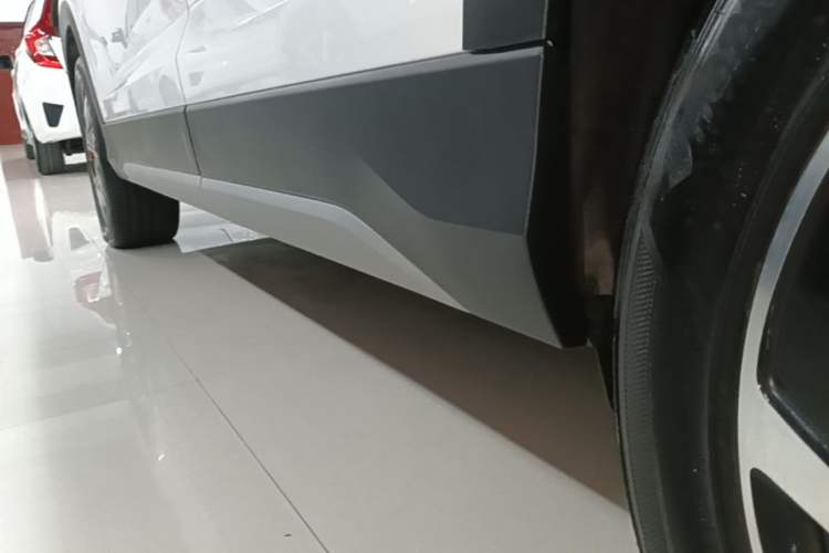 Used Volkswagen Tharu 2023 300TSI Two-Wheel-Drive Moon Luxury Edition Left Side Sill