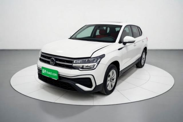 Ojetý Volkswagen Tharu 2023 300TSI Two-Wheel-Drive Crescent Edition