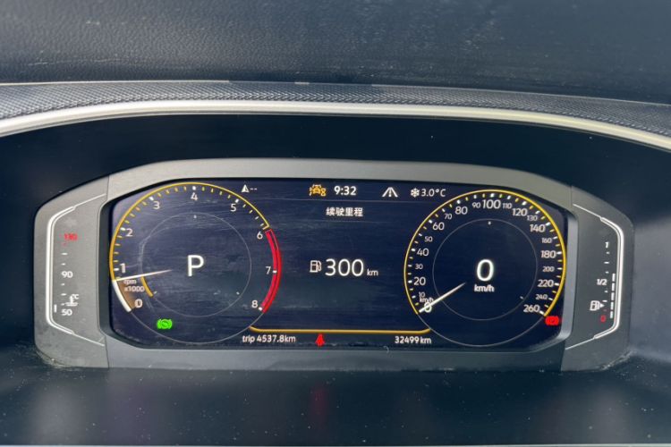 Used Volkswagen Tharu 2023 300TSI Two-Wheel-Drive Full Moon Edition Odometer Close Up