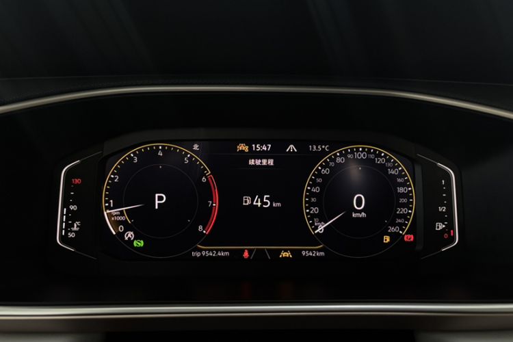 Used Volkswagen Tharu 2023 300TSI Two-Wheel-Drive Full Moon Edition Odometer Close Up