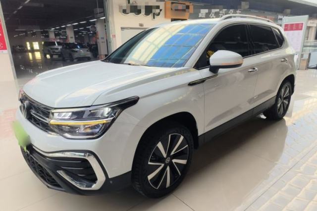 Ojetý Volkswagen Tharu 2023 300TSI Two-Wheel-Drive Moonlight Edition