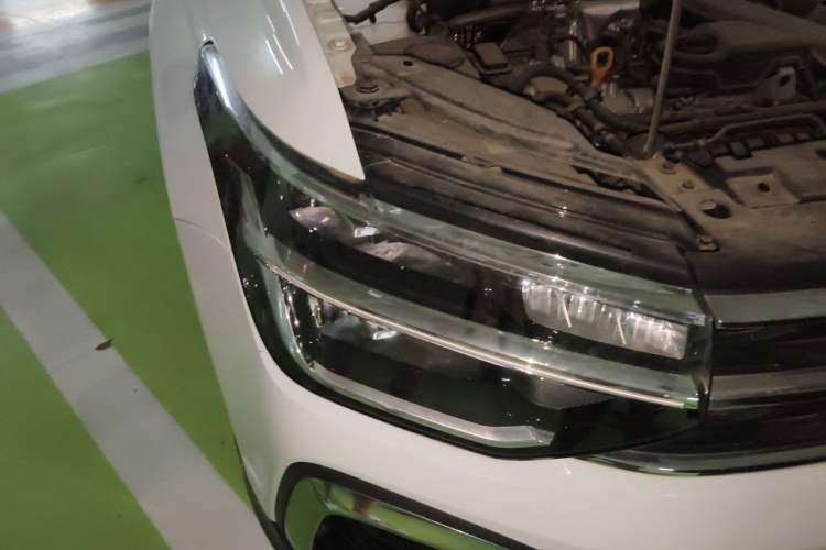Used Volkswagen Tharu 2023 300TSI Two-Wheel-Drive Moonlight Edition Right Front Headlight