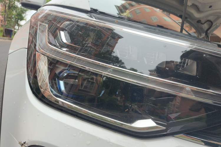 Used Volkswagen Tharu 2023 300TSI Two-Wheel-Drive Full Moon Edition Right Front Headlight