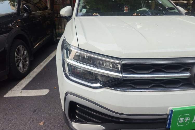 Used Volkswagen Tharu 2023 300TSI Two-Wheel-Drive Crescent Edition Right Front Headlight