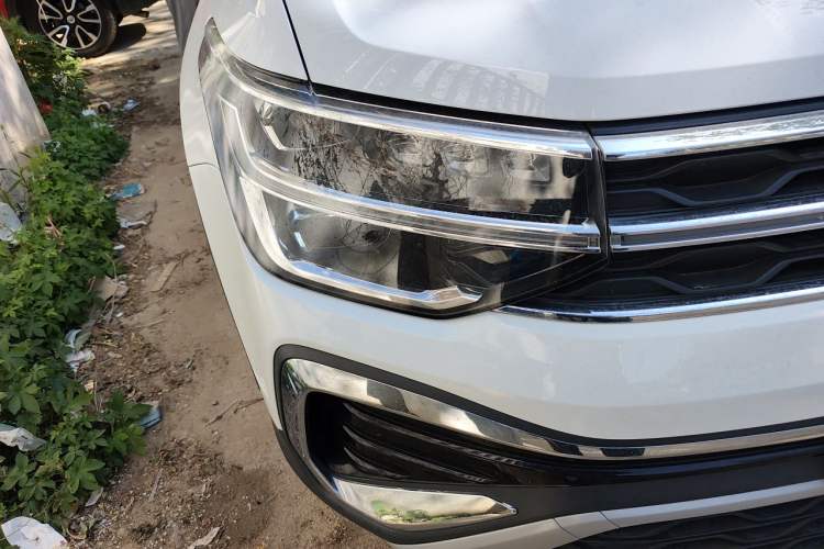 Used Volkswagen Tharu 2023 300TSI Two-Wheel-Drive Full Moon Edition Right Front Headlight