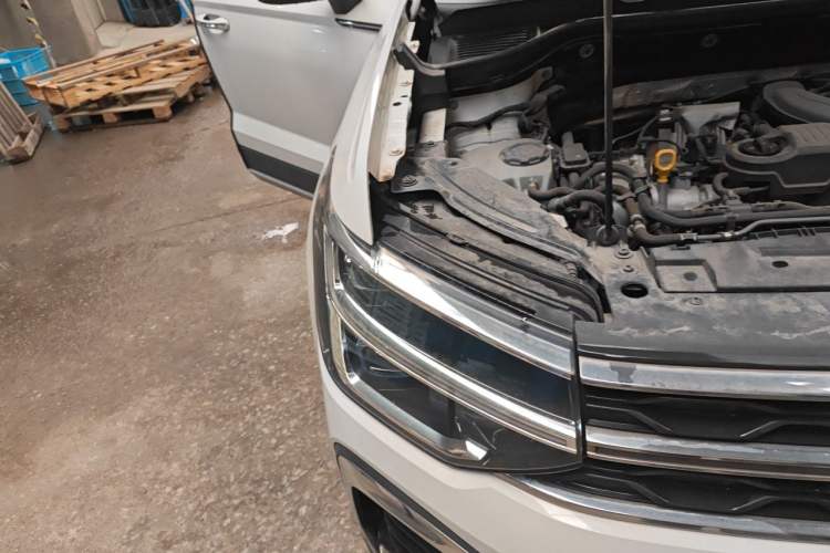 Used Volkswagen Tharu 2023 300TSI Two-Wheel-Drive Full Moon Edition Right Front Headlight