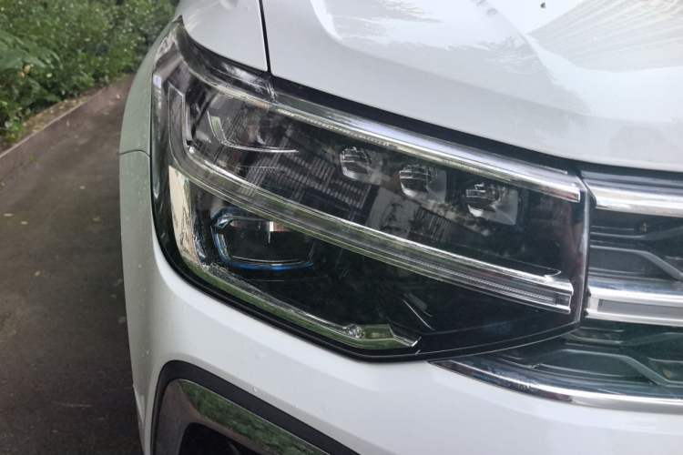 Used Volkswagen Tharu 2023 300TSI Two-Wheel-Drive Full Moon Edition Right Front Headlight