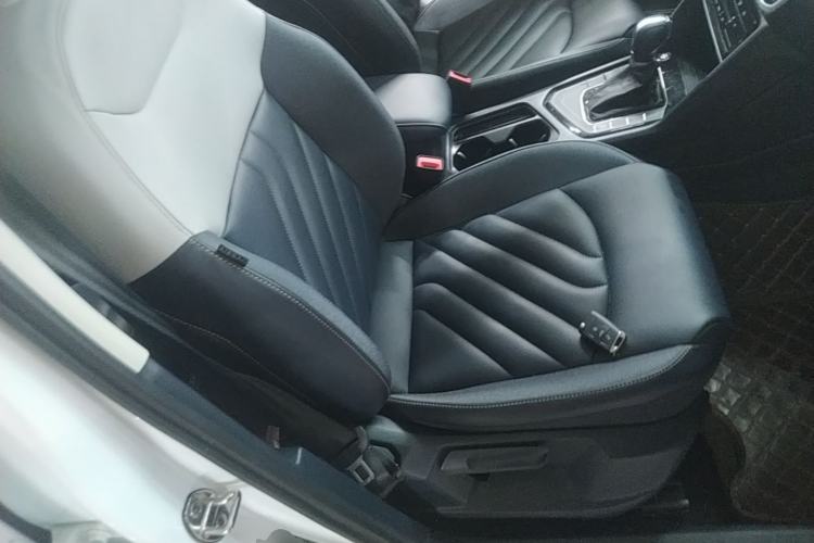 Used Volkswagen Tharu 2023 300TSI Two-Wheel-Drive Moonlight Edition Right Front Seat