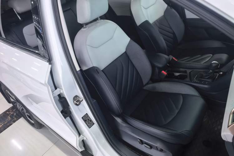 Used Volkswagen Tharu 2023 300TSI Two-Wheel-Drive Full Moon Edition Right Front Seat