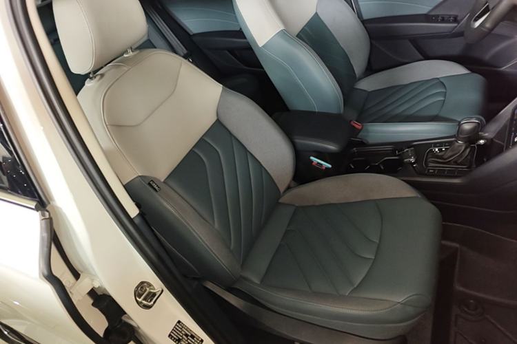 Used Volkswagen Tharu 2023 300TSI Two-Wheel-Drive Full Moon Edition Right Front Seat