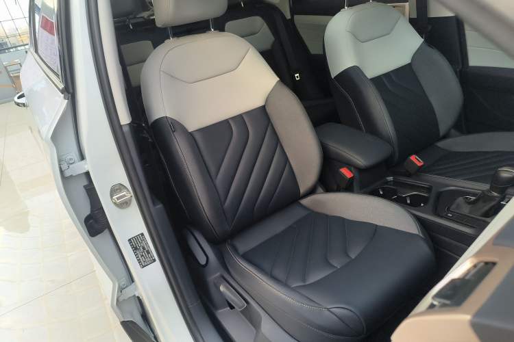 Used Volkswagen Tharu 2023 300TSI Two-Wheel-Drive Moonlight Edition Right Front Seat