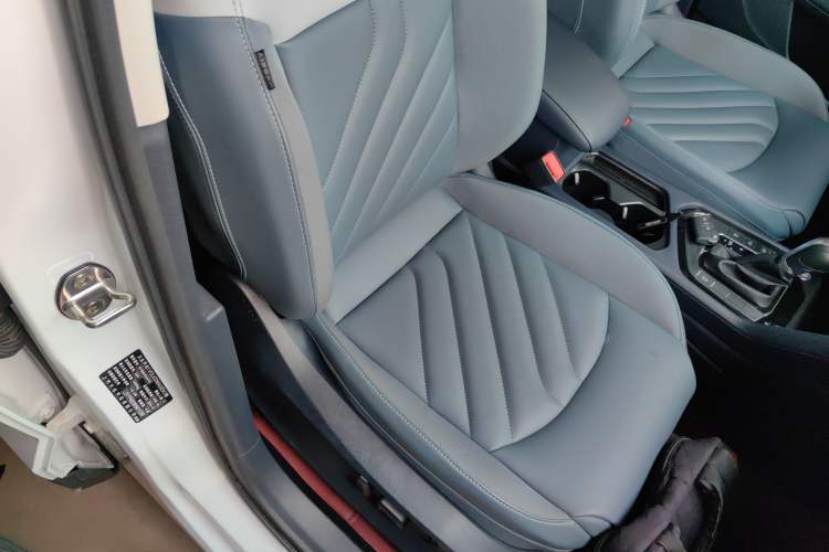Used Volkswagen Tharu 2023 300TSI Two-Wheel-Drive Full Moon Edition Right Front Seat