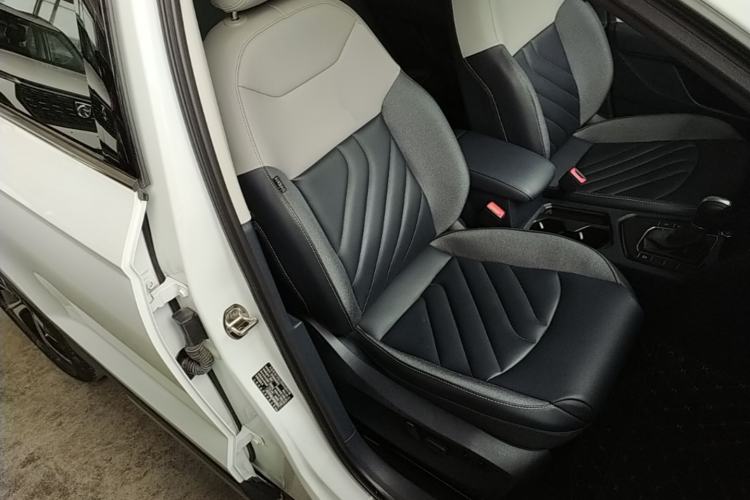 Used Volkswagen Tharu 2023 300TSI Two-Wheel-Drive Full Moon Edition Right Front Seat