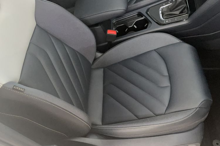 Used Volkswagen Tharu 2023 300TSI Two-Wheel-Drive Full Moon Edition Right Front Seat