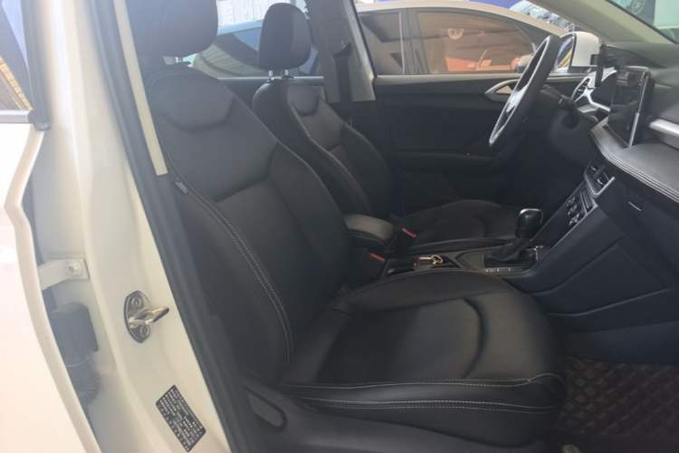 Used Volkswagen Tharu 2023 300TSI Two-Wheel-Drive Crescent Edition Right Front Seat