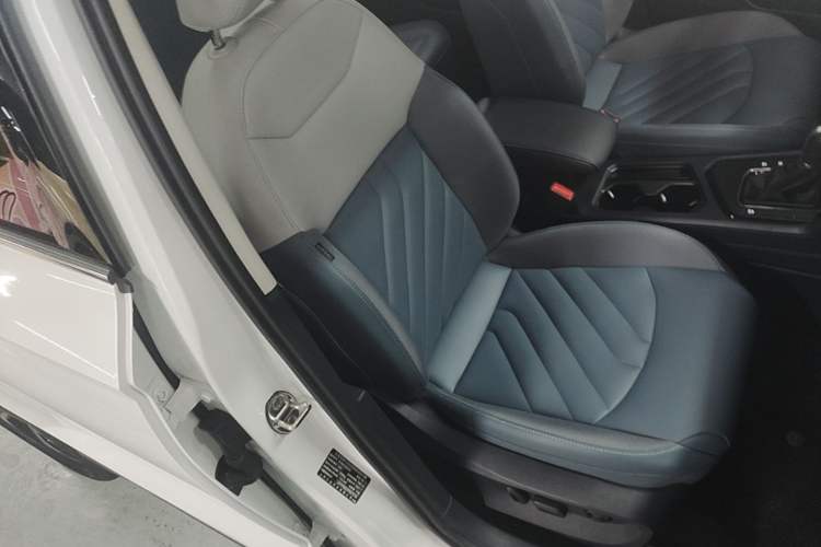 Used Volkswagen Tharu 2023 300TSI Two-Wheel-Drive Full Moon Edition Right Front Seat
