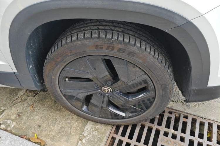 Used Volkswagen Tharu 2023 300TSI Two-Wheel-Drive Full Moon Edition Right Front Wheel Hub