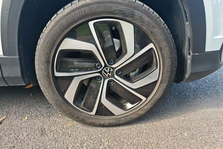 Used Volkswagen Tharu 2023 300TSI Two-Wheel-Drive Full Moon Edition Right Front Wheel Hub