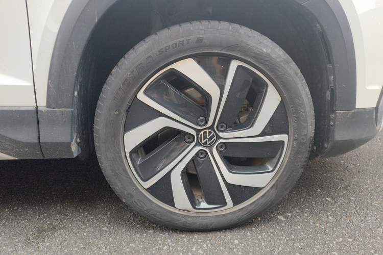 Used Volkswagen Tharu 2023 300TSI Two-Wheel-Drive Full Moon Edition Right Front Wheel Hub