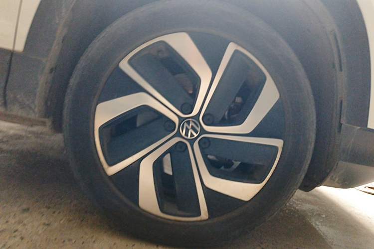 Used Volkswagen Tharu 2023 300TSI Two-Wheel-Drive Full Moon Edition Right Front Wheel Hub