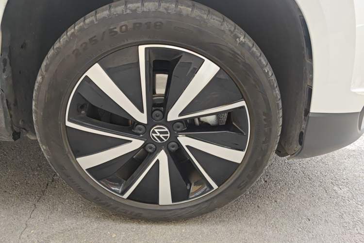 Used Volkswagen Tharu 2023 300TSI Two-Wheel-Drive Moonlight Edition Right Front Wheel Hub