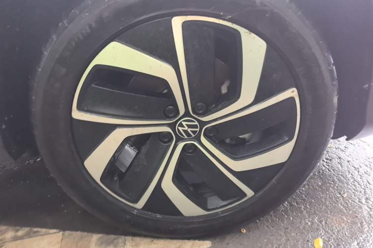 Used Volkswagen Tharu 2023 300TSI Two-Wheel-Drive Full Moon Edition Right Front Wheel Hub