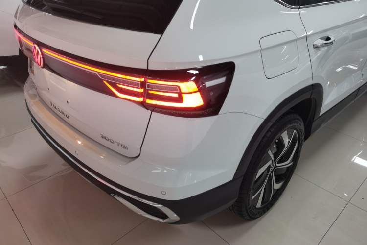 Used Volkswagen Tharu 2023 300TSI Two-Wheel-Drive Full Moon Edition Right Rear Taillight