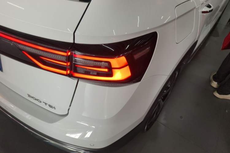 Used Volkswagen Tharu 2023 300TSI Two-Wheel-Drive Full Moon Edition Right Rear Taillight
