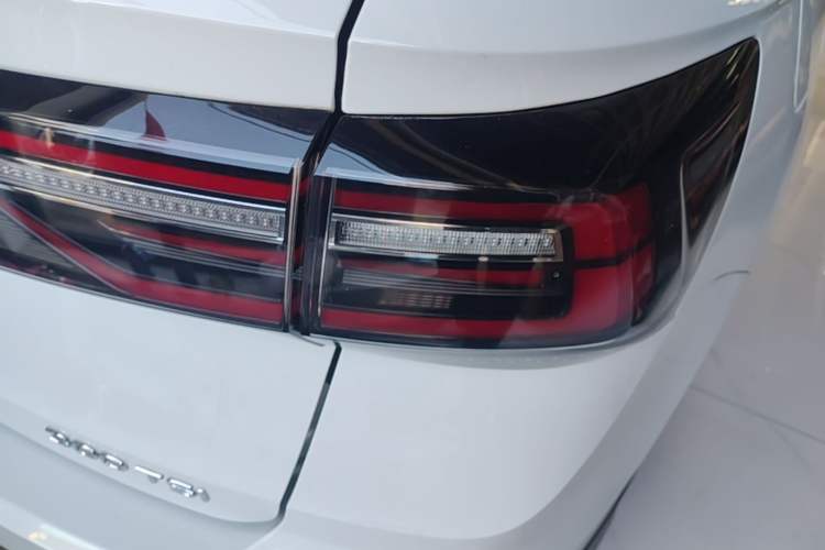 Used Volkswagen Tharu 2023 300TSI Two-Wheel-Drive Moonlight Edition Right Rear Taillight