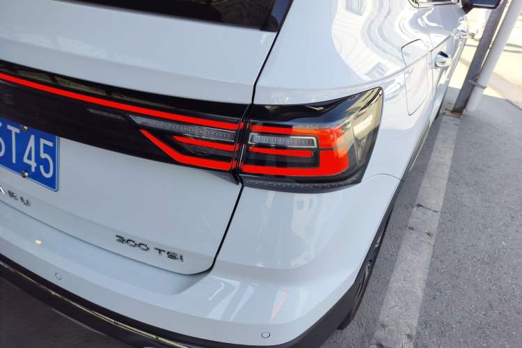 Used Volkswagen Tharu 2023 300TSI Two-Wheel-Drive Full Moon Edition Right Rear Taillight