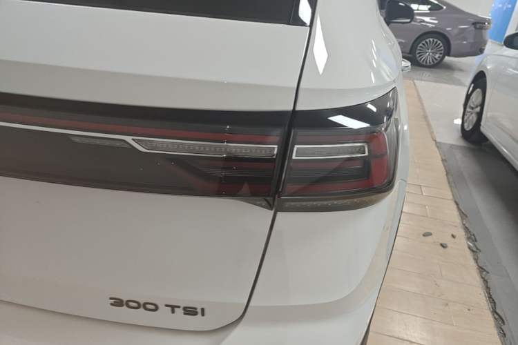 Used Volkswagen Tharu 2023 300TSI Two-Wheel-Drive Moon Luxury Edition Right Rear Taillight