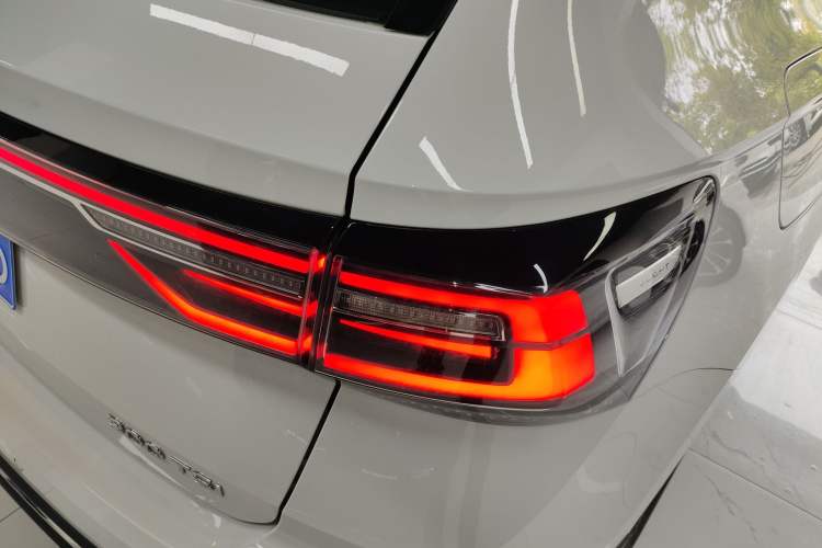 Used Volkswagen Tharu 2023 300TSI Two-Wheel-Drive Moonlight Edition Right Rear Taillight