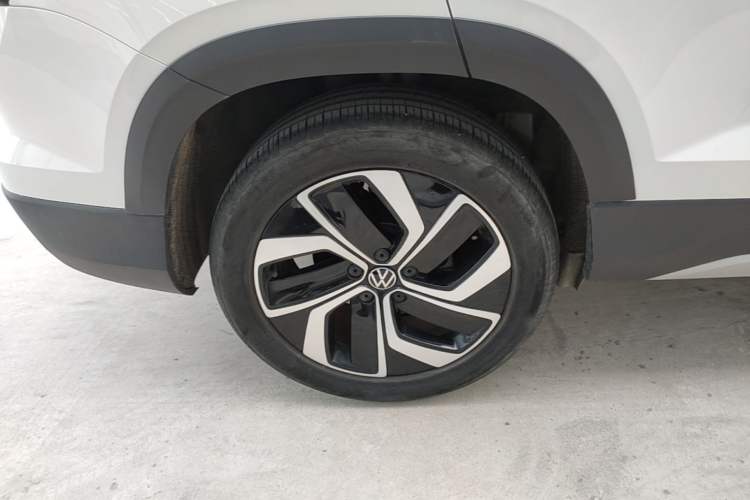 Used Volkswagen Tharu 2023 300TSI Two-Wheel-Drive Full Moon Edition Right Rear Wheel Hub