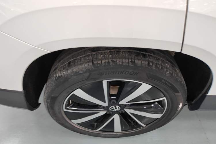 Used Volkswagen Tharu 2023 300TSI Two-Wheel-Drive Moonlight Edition Right Rear Wheel Hub